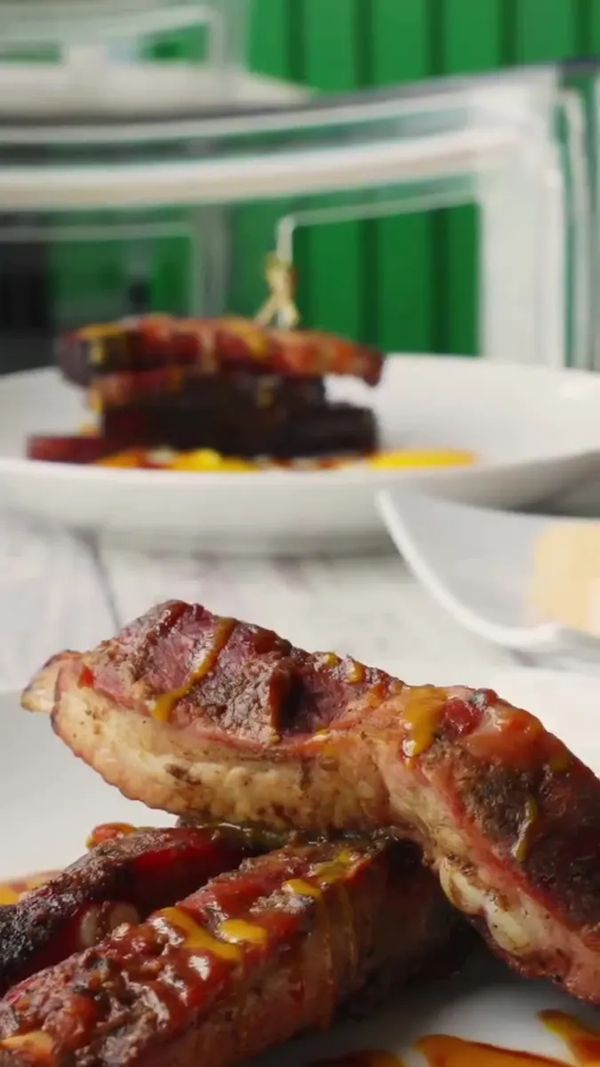 Yardie Spice — Restaurant · Brand Film video reel by Moonstone Creative Studios, Miami